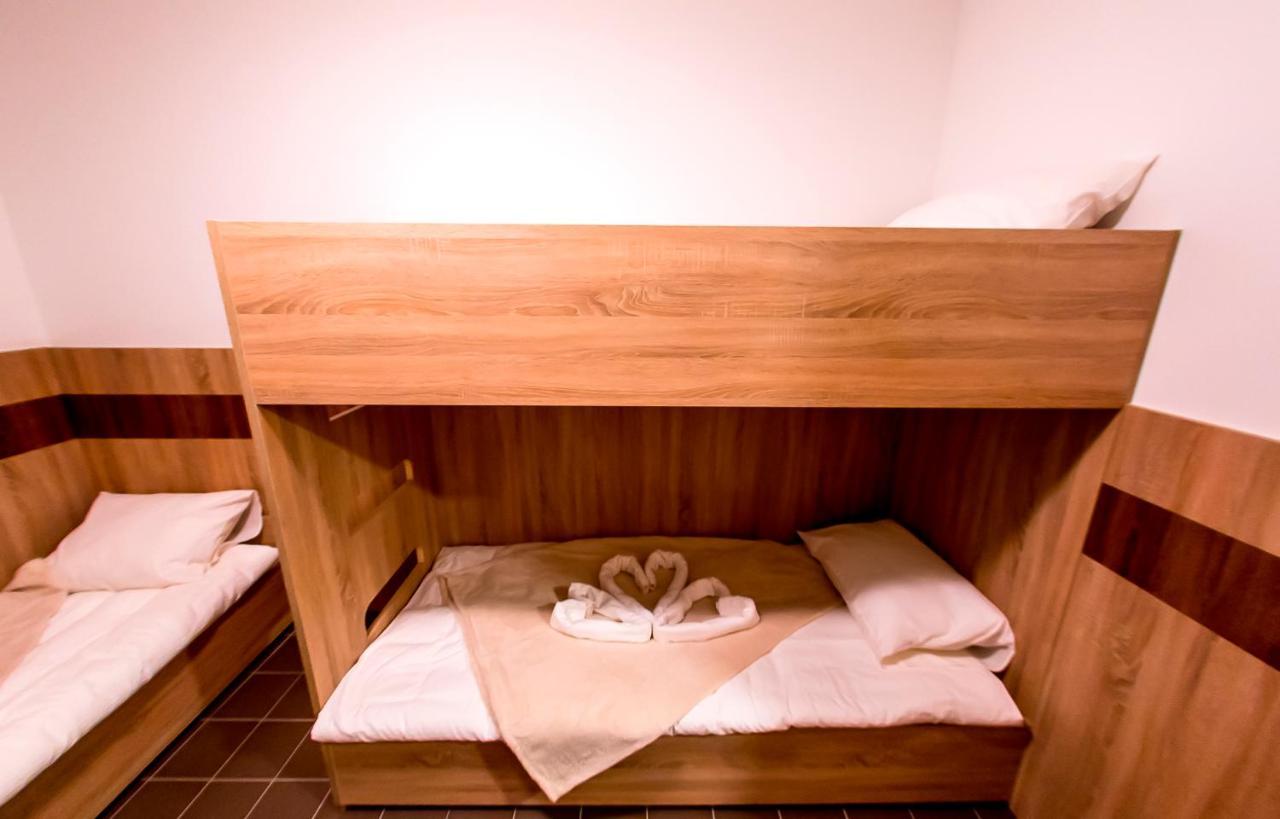 Bed and Breakfast Cvse Clubhaz Es Panzio Cegléd Exteriér fotografie